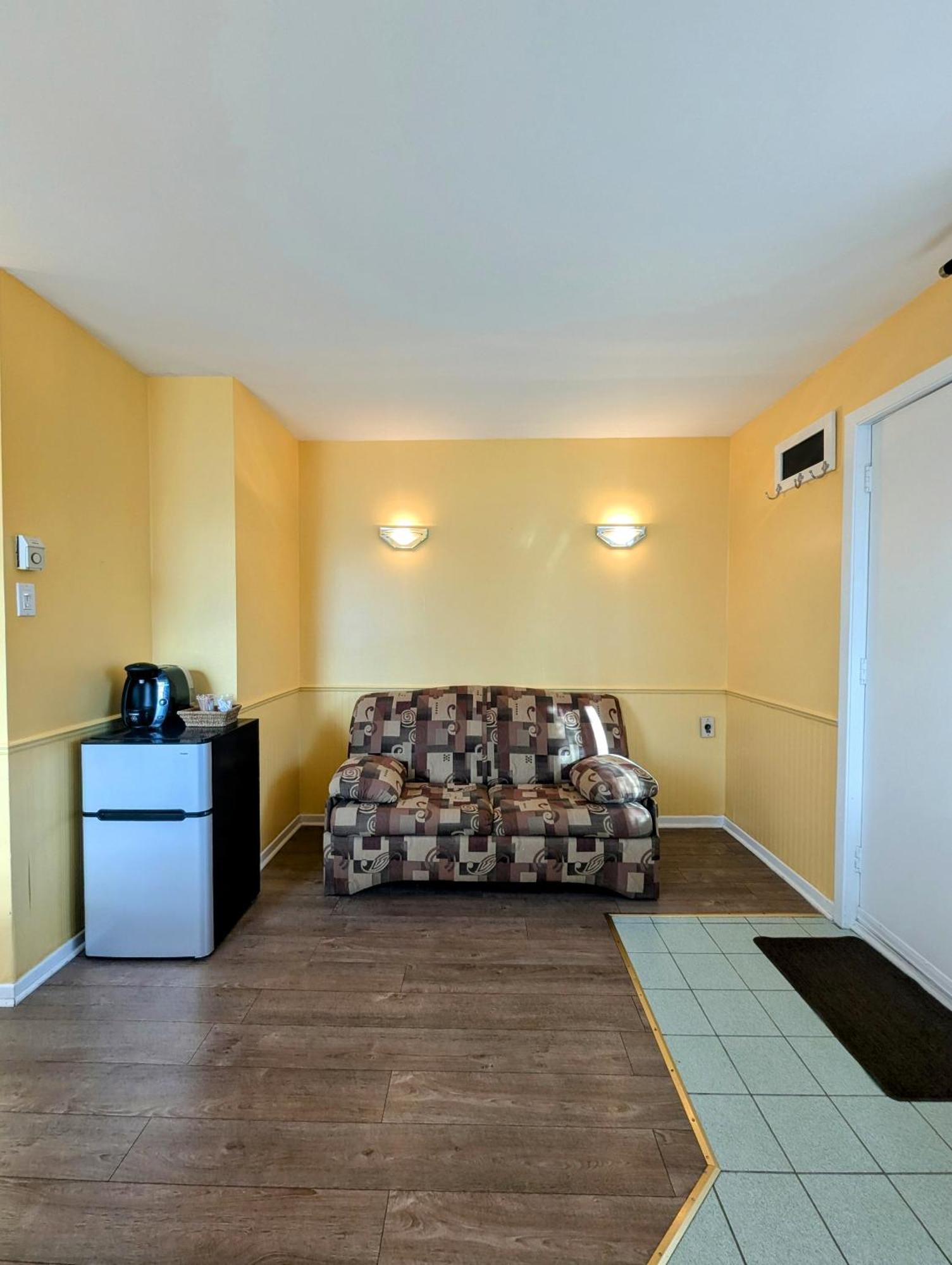 Motel Des Pentes Et Suites Saint-Sauveur Luaran gambar