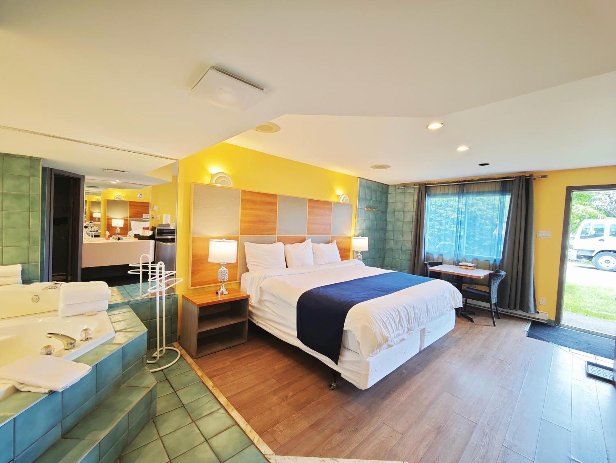Motel Des Pentes Et Suites Saint-Sauveur Luaran gambar