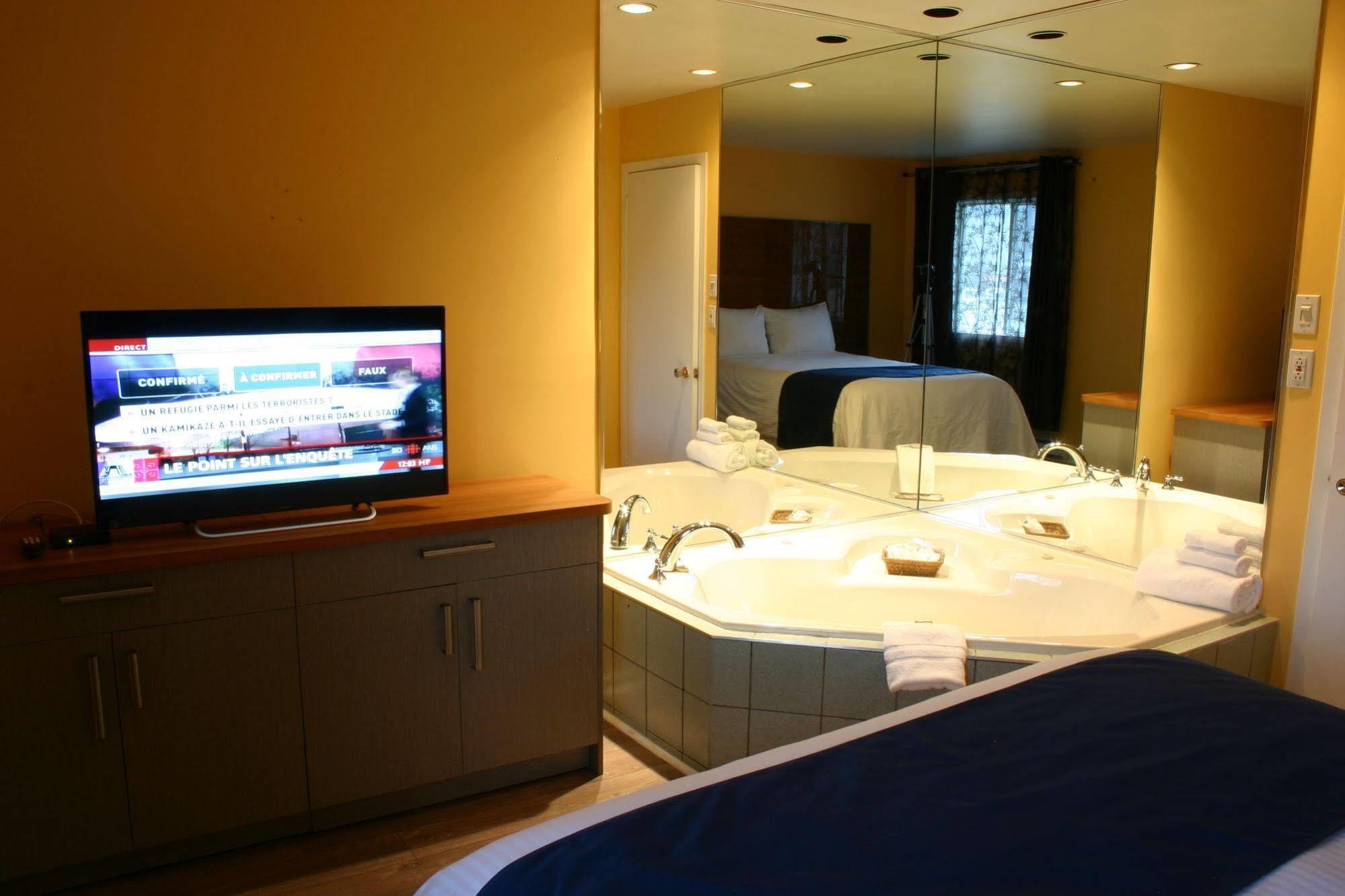 Motel Des Pentes Et Suites Saint-Sauveur Luaran gambar